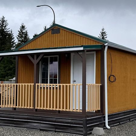 Far West Cabin-Tiny Homes Rental Forks Esterno foto