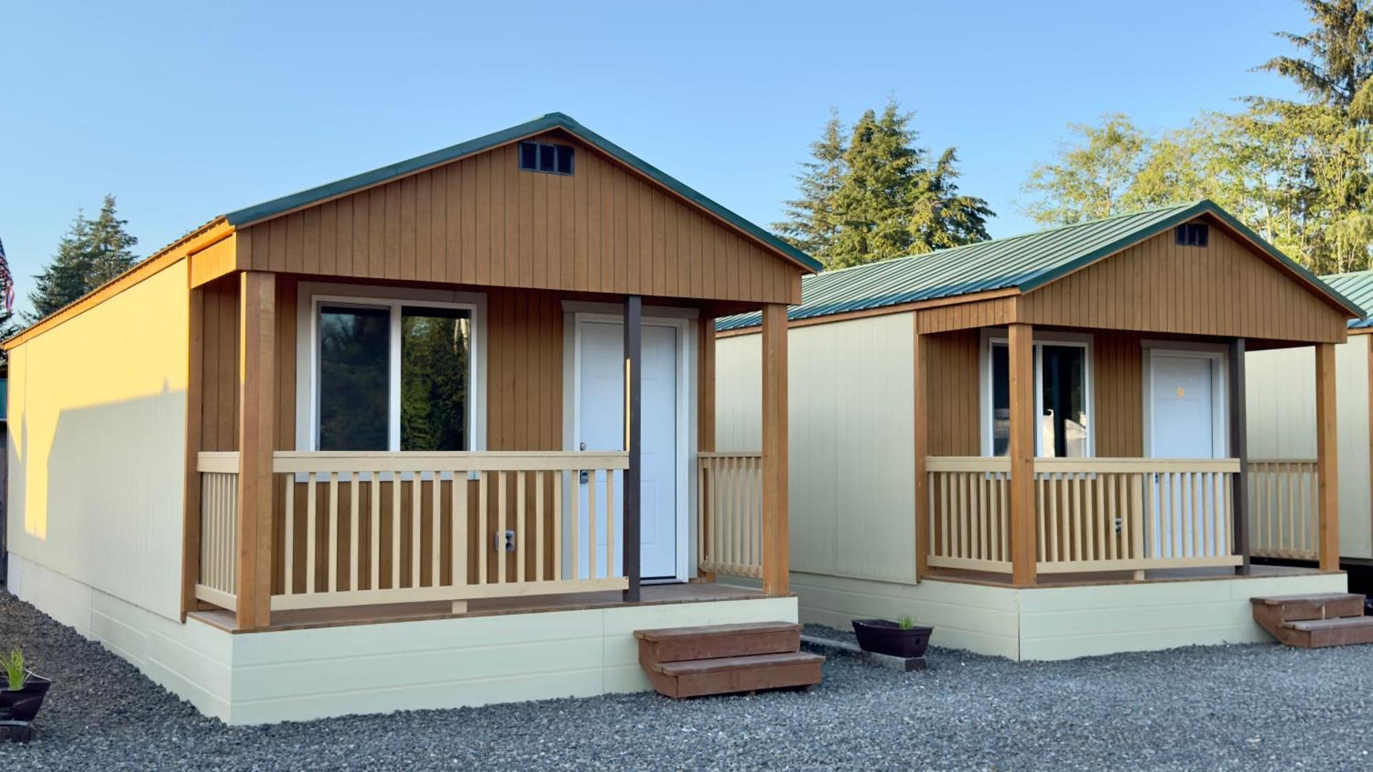 Far West Cabin-Tiny Homes Rental Forks Esterno foto