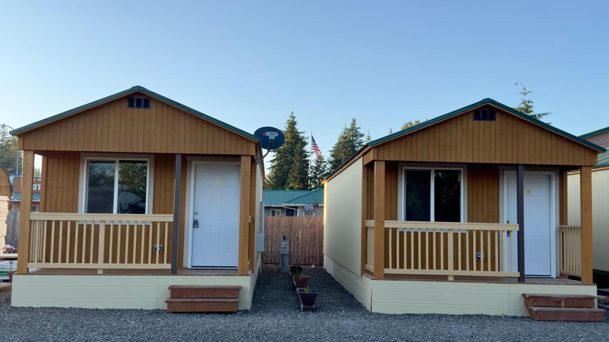 Far West Cabin-Tiny Homes Rental Forks Esterno foto