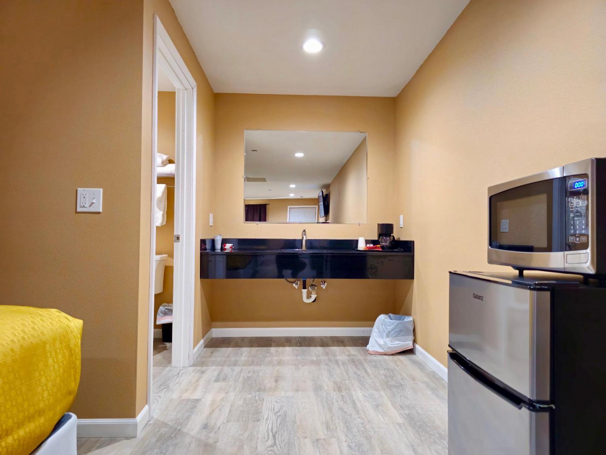 Far West Cabin-Tiny Homes Rental Forks Esterno foto