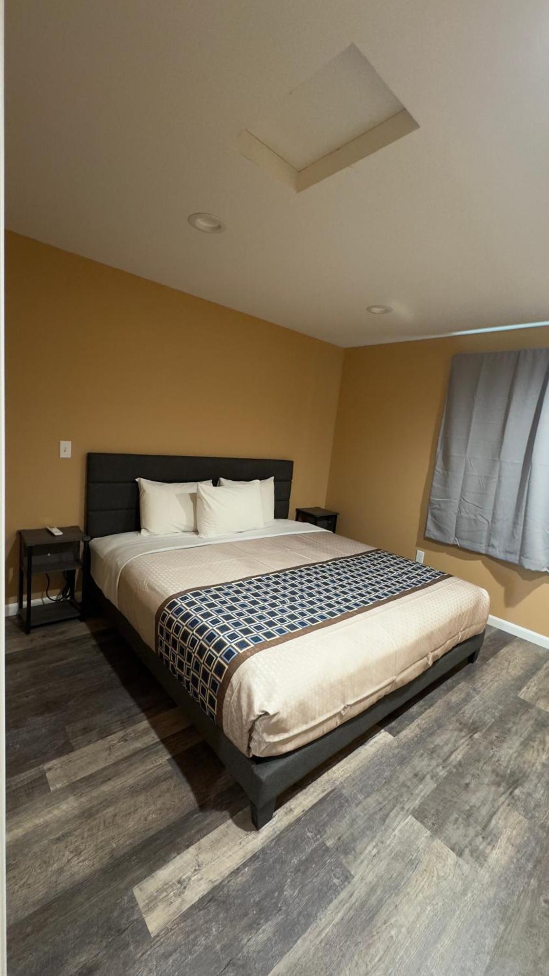 Far West Cabin-Tiny Homes Rental Forks Esterno foto