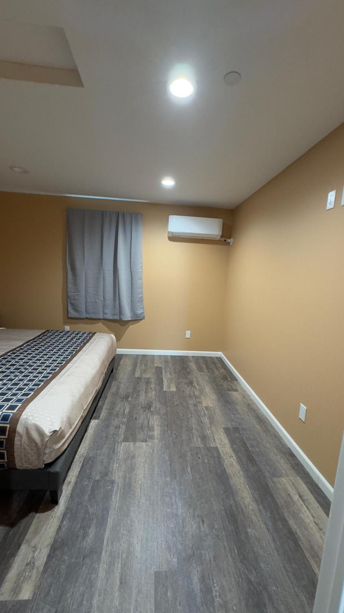 Far West Cabin-Tiny Homes Rental Forks Esterno foto